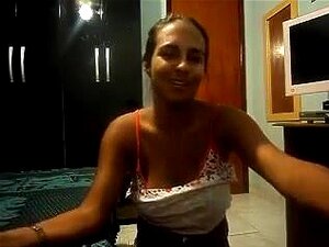 A Puta Adolescente Brasileira Sacudiu-se Por Mim Na Webcam, A Minha Conversa  Flirty Webcam  Deixou Esta Adolescente Brasileira Excitada, Então Ela Concordou Em Fazer Um Show De Dança Privado Para Mim. Porn