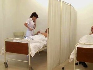 Enfermeira Gostosa Faz Dois Pacientes Porn