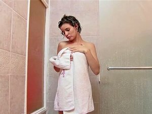 Spiata Bidet - Porno @ CuloNudo.com