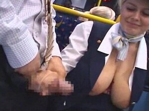 Aeromoça Peituda Masturbação Pública No ônibus - Cobra Porn