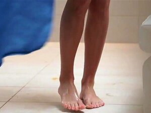 Piedi Smalto Bianco - Porno @ CuloNudo.com