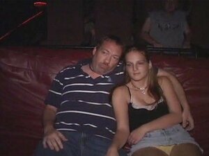 Adolescente Com Tesão Fode Em Cinema Pornô De Gangbang Porn